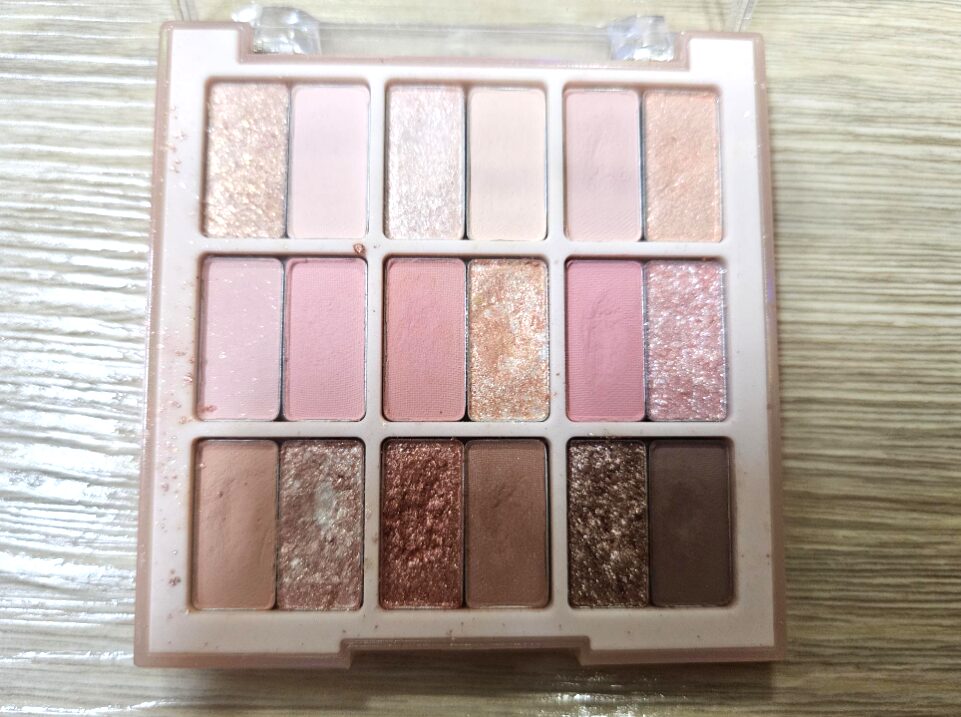 Dasique Shadow Palette mo nap tat ca mau