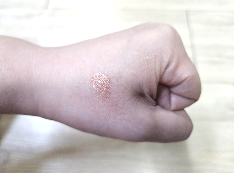 Dasique swatch coral brown ngay sau khi to