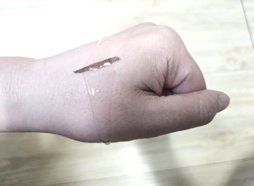 SCINIC ビタエード クレンジングオイル アイライナー 塗り込み前