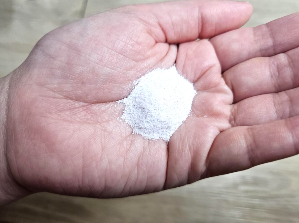 lactofit-core-powder-texture-on-hand
